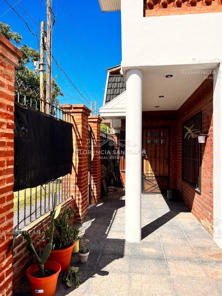 Foto de Casa de 3 ambientes con cochera en Venta en Monte Chingolo, Lanús, imagen 5