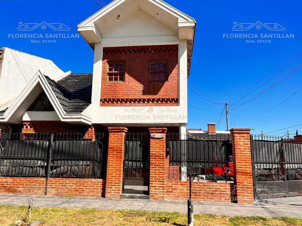 Foto de Casa de 3 ambientes con cochera en Venta en Monte Chingolo, Lanús, imagen 3