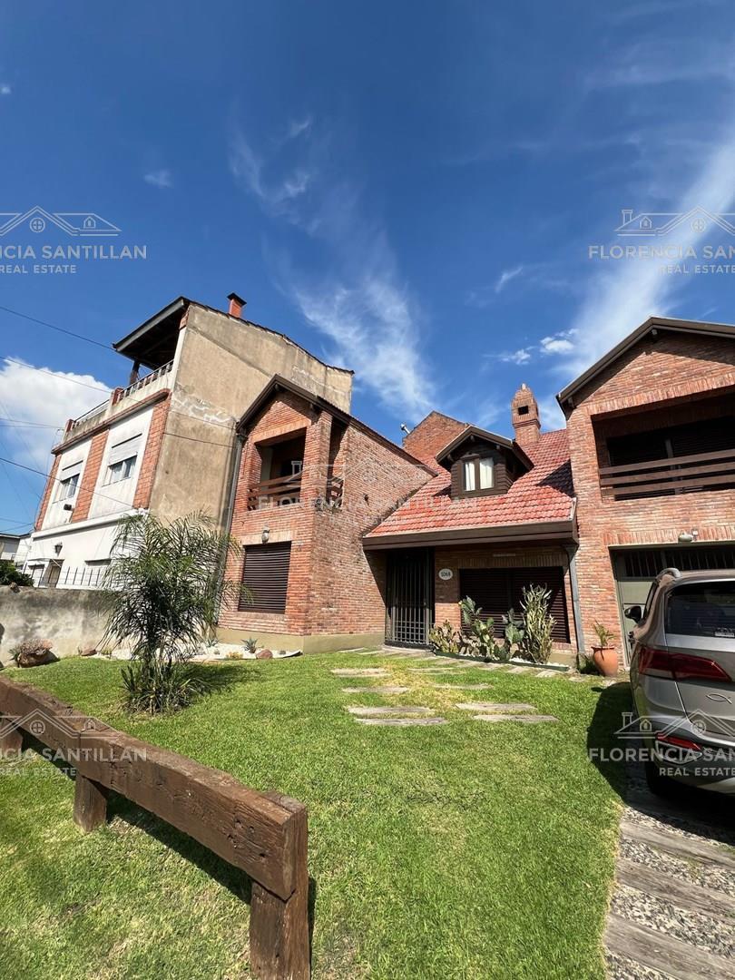 Foto de Casa Chalet de 5 ambientes con cochera en Venta en Temperley, Lomas de, imagen 1