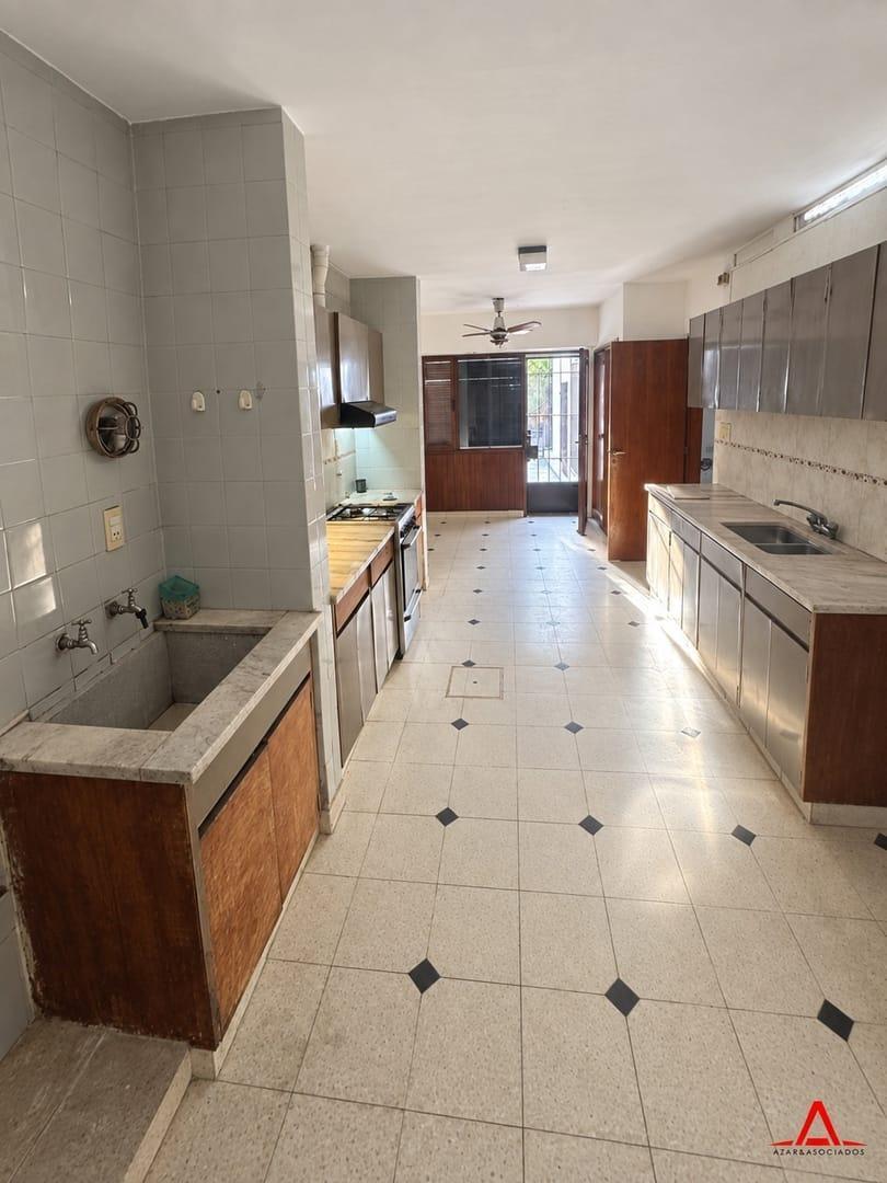 Foto de Casa de 4 dormitorios en venta - Misiones 377, Alberdi, imagen 2