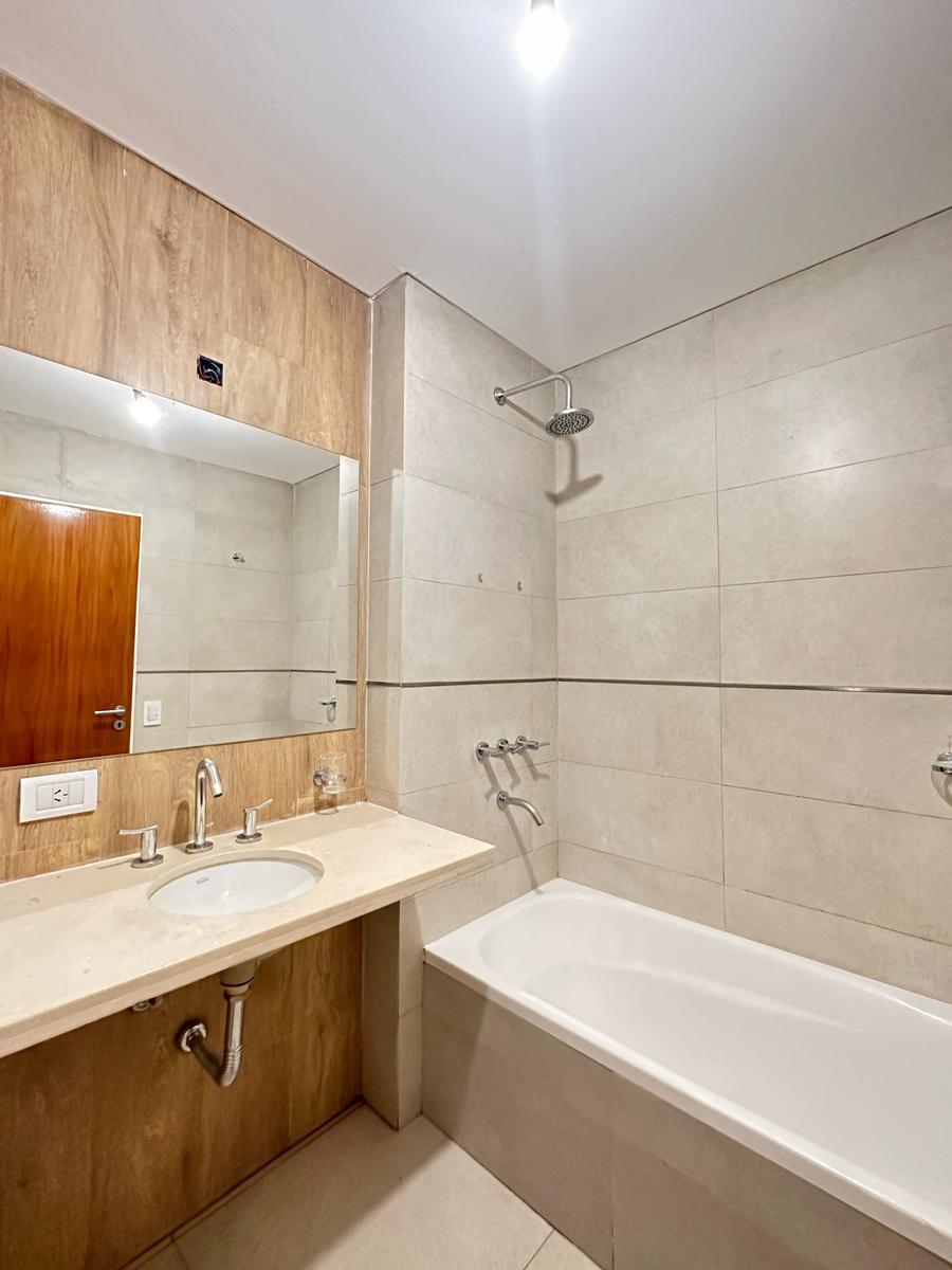 Departamento Nuevo 2 Dorm, con Balcón Terraza, en Venta en Edificio Crono 4