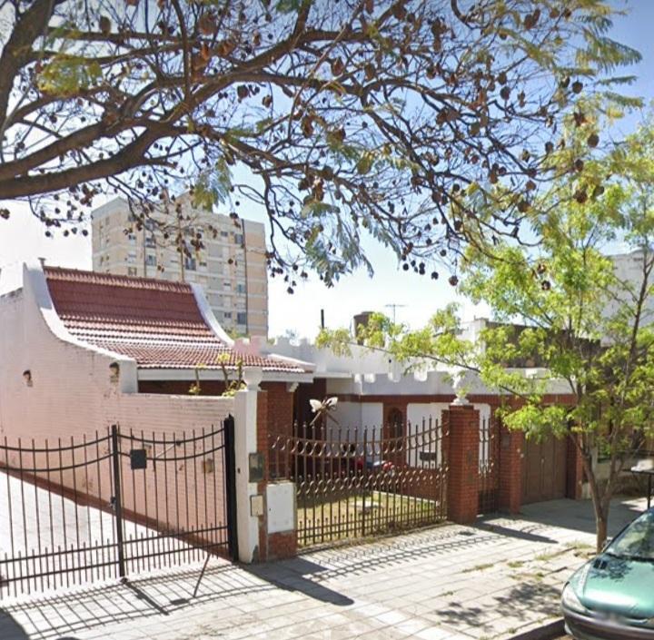 Casa en Venta de 3 Dorm. C/ Cochera en Centro Sudoeste 2