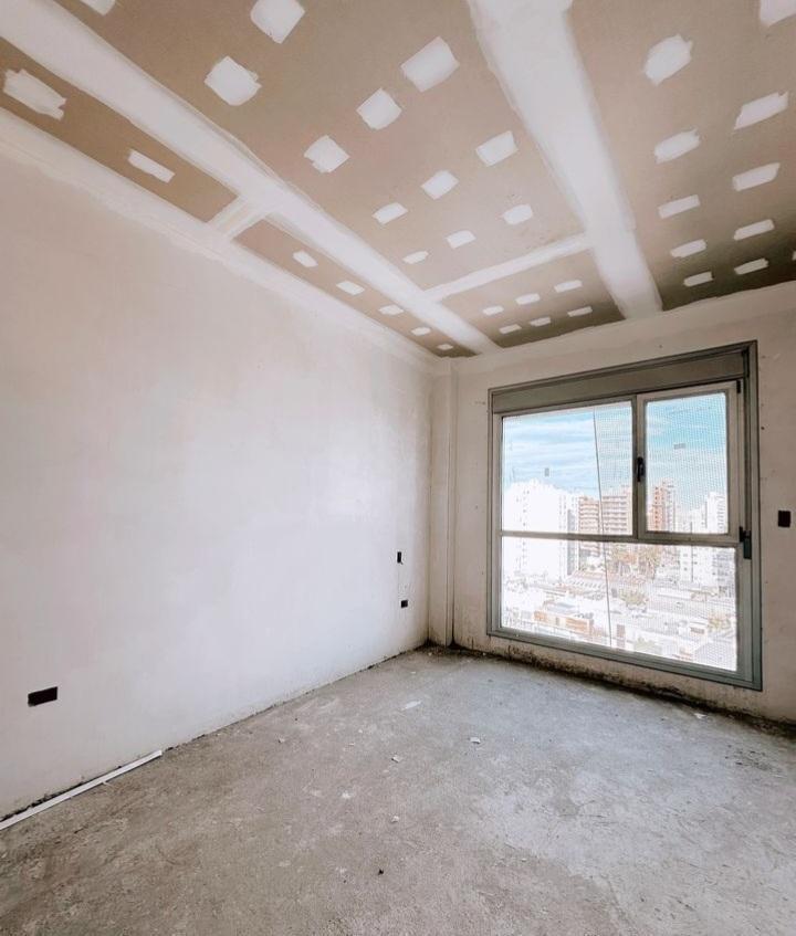 Departamento en Venta de 2 Dorm. C/ Cochera en Corrientes 30 2