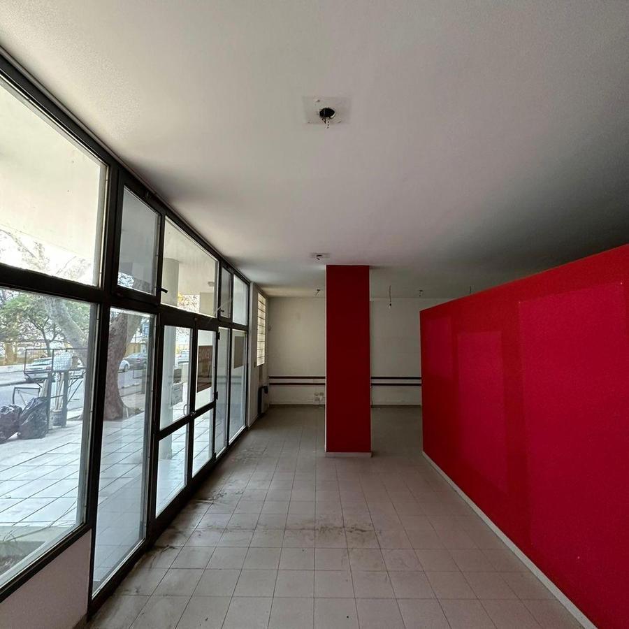 Gran Local Comercial en Lavalle 70 1