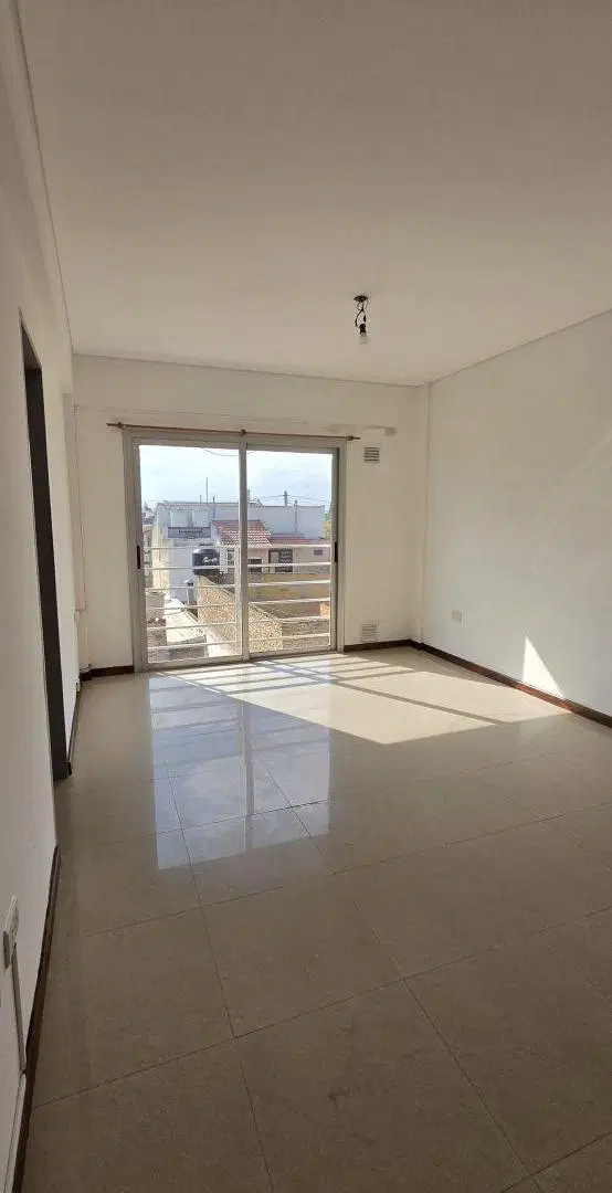 Venta Monoambiente con Balcón en Lomas del Mirador 5