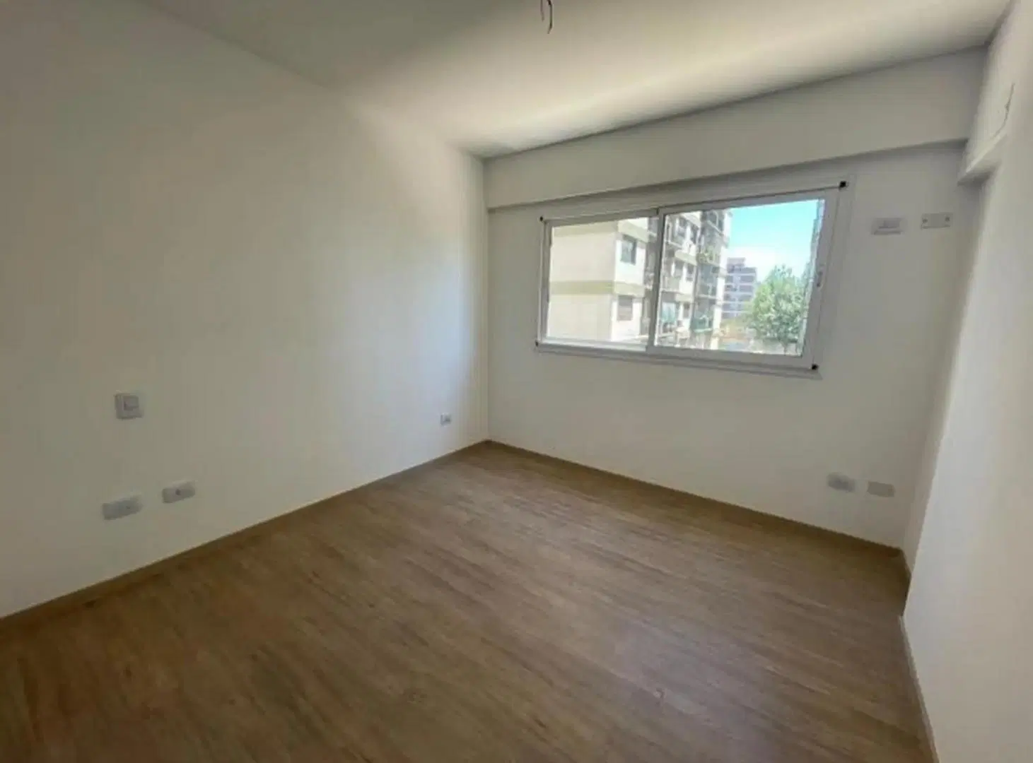 Venta Departamento 3 Ambientes con Cochera y Balcón en Ramos Mejía 4