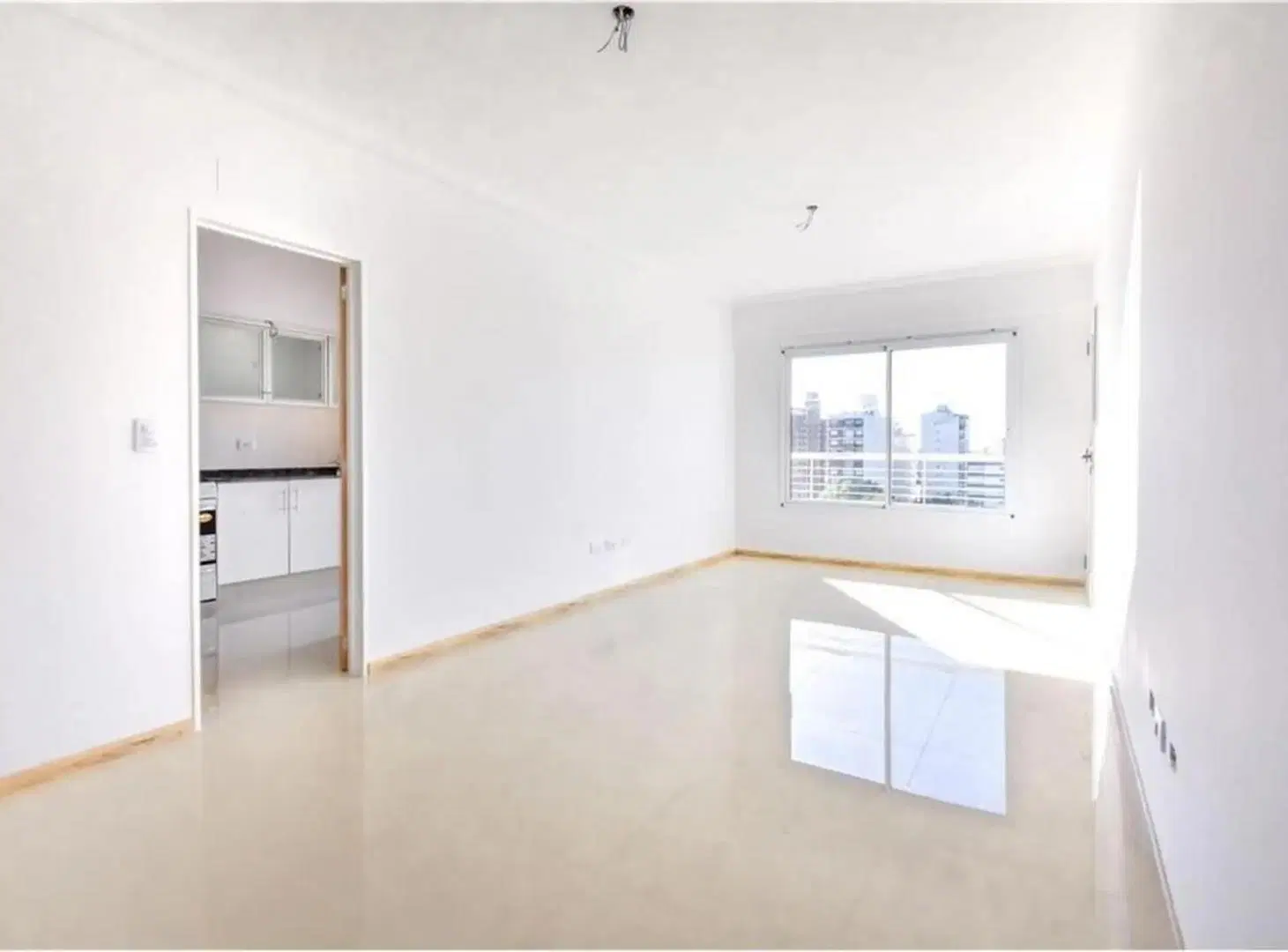Venta Departamento 3 Ambientes con Cochera y Balcón en Ramos Mejía 3