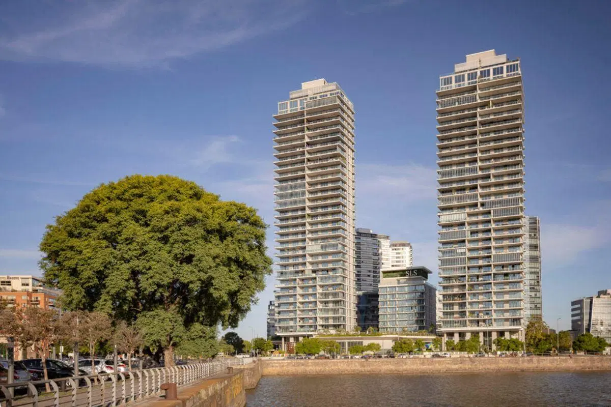 Exclusivo semipiso de 5 ambientes en SLS Puerto Madero – Piso alto con vistas privilegiadas 1