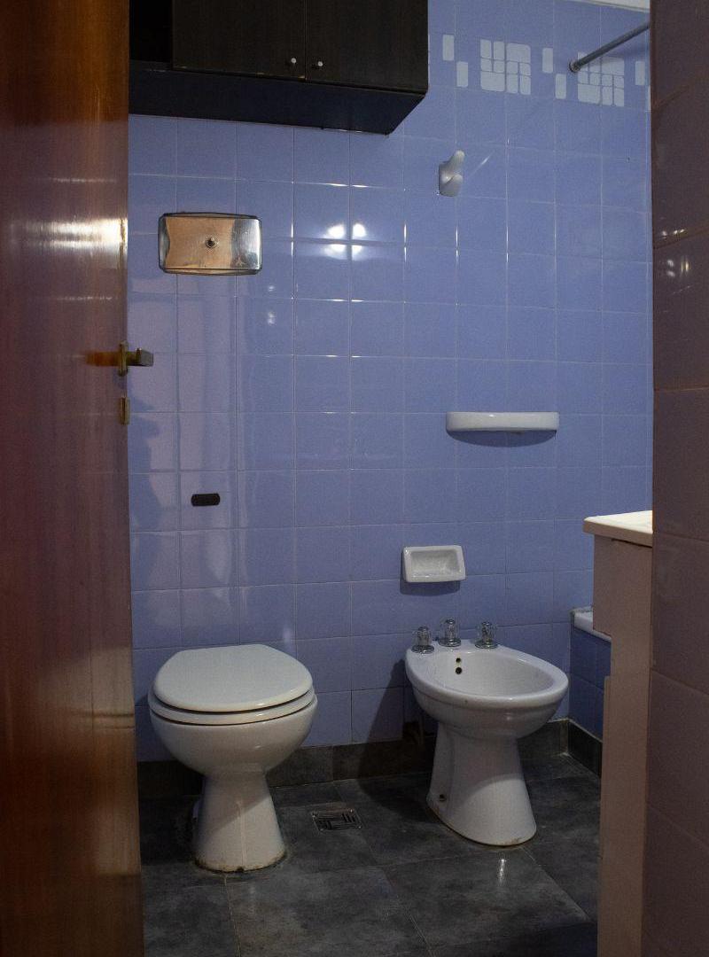 Foto de 3 AMBIENTES EN ALQUILER CON BALCÓN Y COCHERA – FLORES, imagen 3