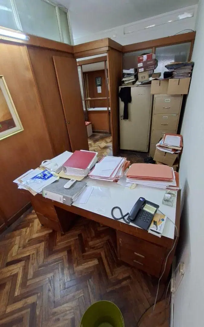 Se vende hermosa oficina 60m2, B° Centro! 1