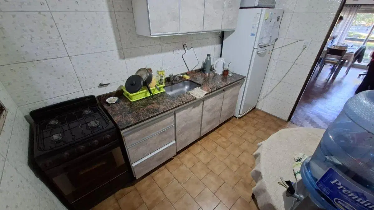 Venta hermoso Dpto Avellaneda 200, Frente Plaza Colón! 2