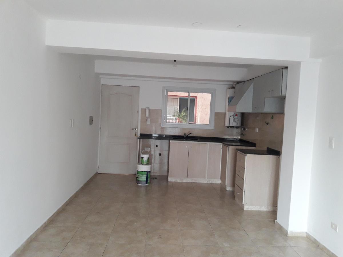 Vendo Departamento de 2 Hab. C/cochera en Centro de Luján! 4