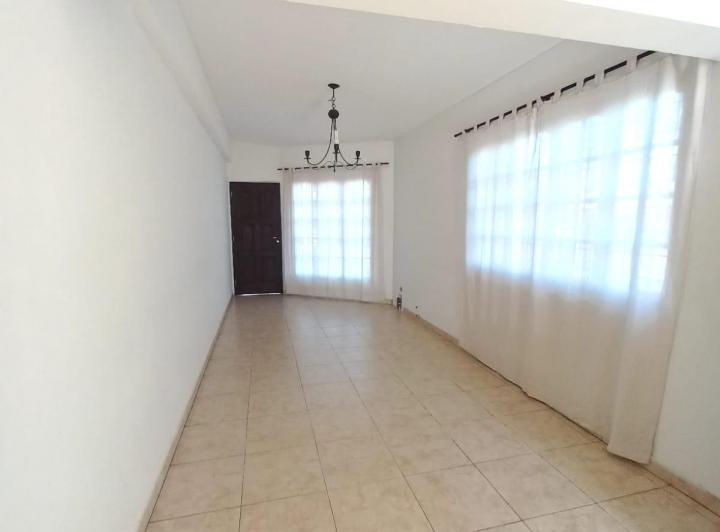 VENDO HERMOSA CASA EN B° TRAPICHE, GODOY CRUZ 5