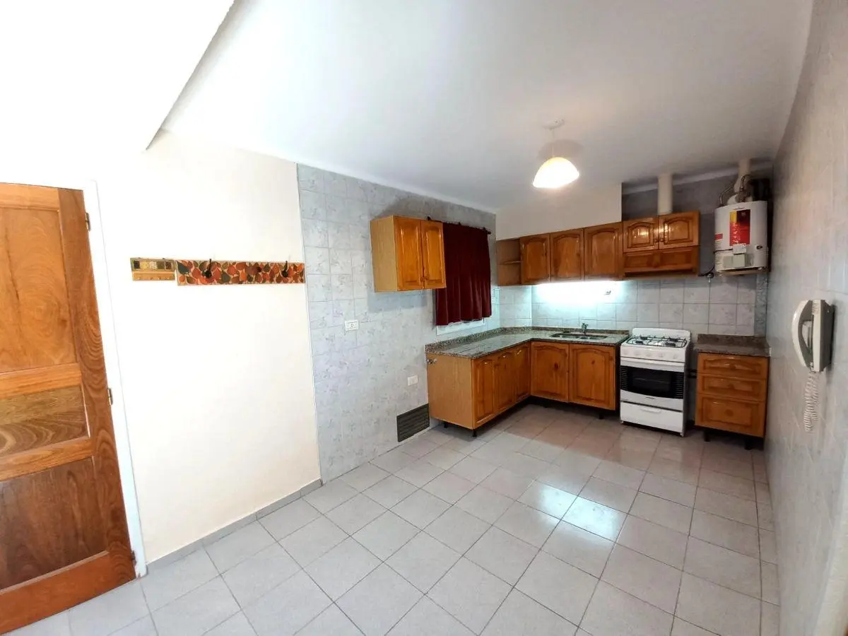 DEPARTAMENTO en ALQUILER en pleno Centro de Luján de Cuyo, Calle Chaco 4