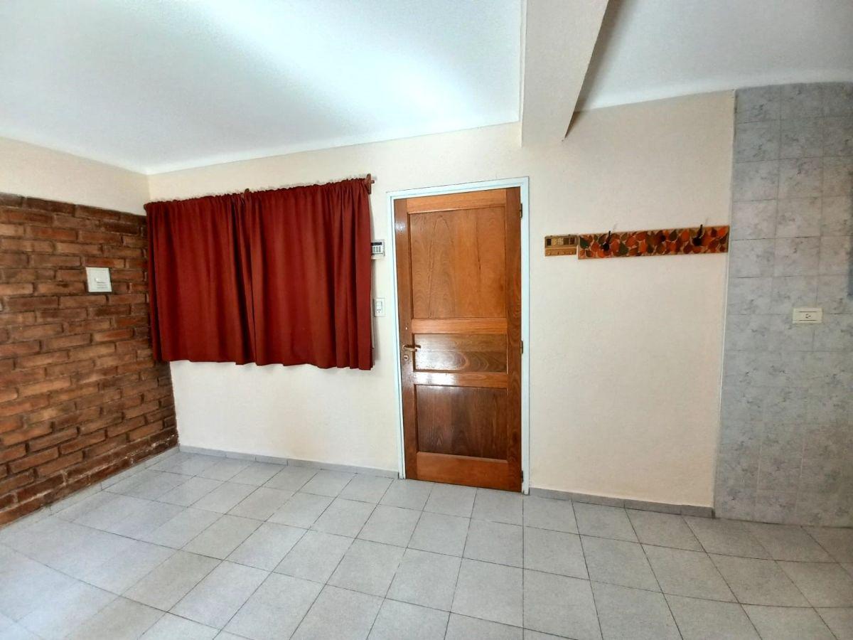 Foto de DEPARTAMENTO en ALQUILER en pleno Centro de Luján de Cuyo, Calle Chaco, imagen 2