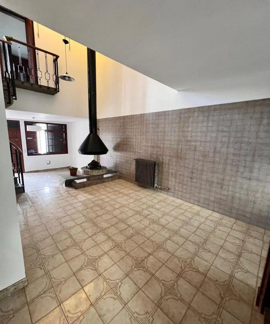 Hermosa casa en ALQUILER ubicada en una de las zonas más buscadas de Ciudad de Mendoza. 3