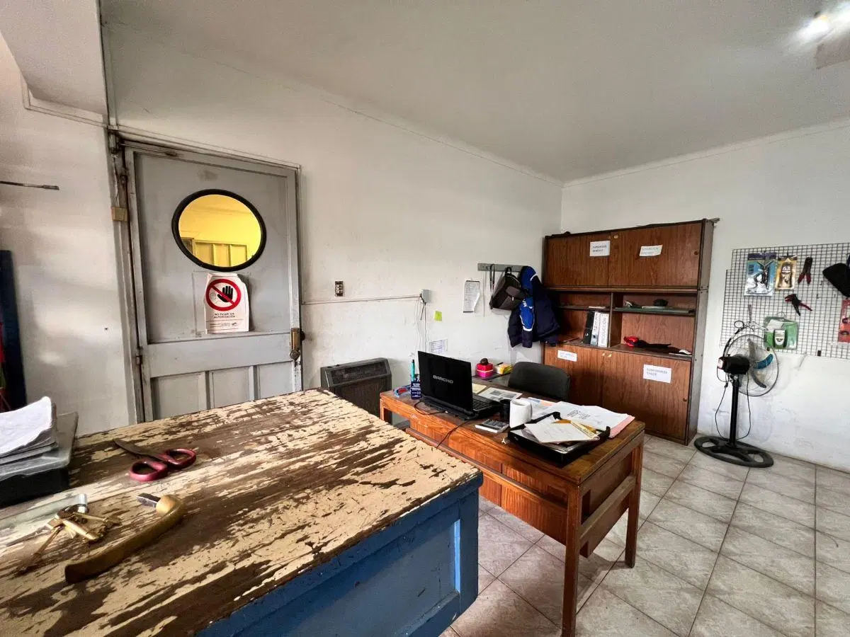 Excelente GALPÓN con oficinas en VENTA, ubicado en una estratégica zona de Luján de Cuyo 1