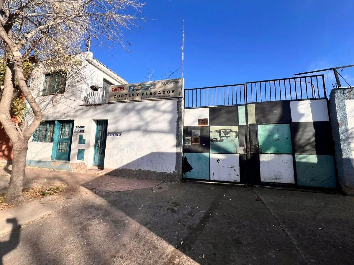 Excelente GALPÓN con oficinas en VENTA, ubicado en una estratégica zona de Luján de Cuyo 5