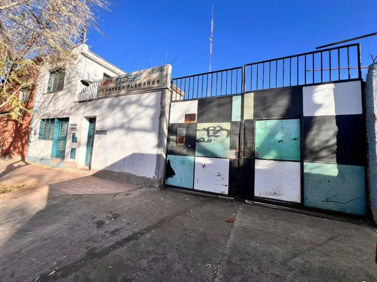 Excelente GALPÓN con oficinas en VENTA, ubicado en una estratégica zona de Luján de Cuyo 2