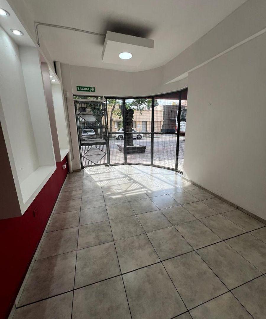Foto de LOCAL COMERCIAL EN VENTA UBICADO EN CENTRO DE LUJÁN DE CUYO, A METROS, imagen 5