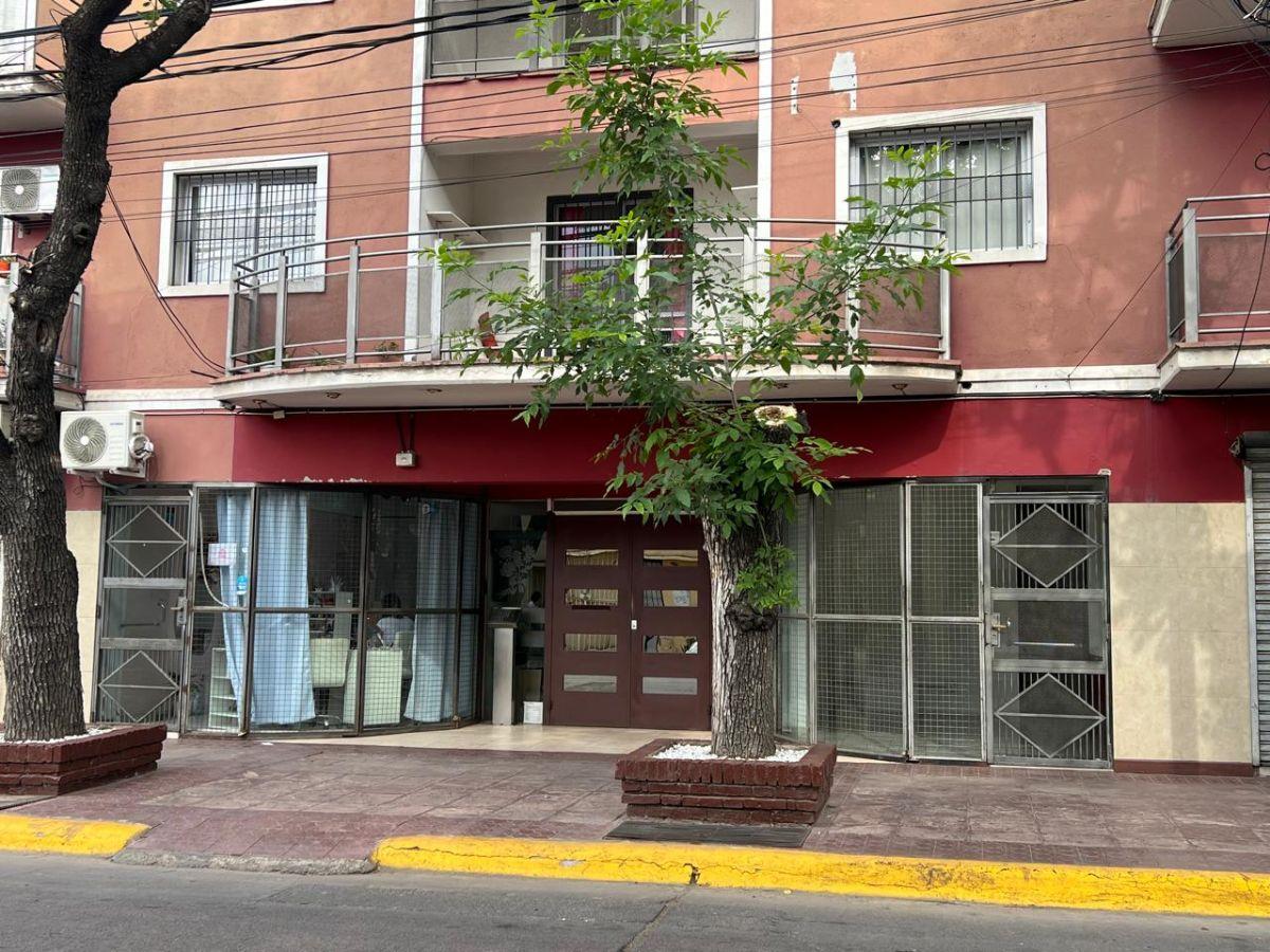 Foto de LOCAL COMERCIAL EN VENTA UBICADO EN CENTRO DE LUJÁN DE CUYO, A METROS, imagen 1