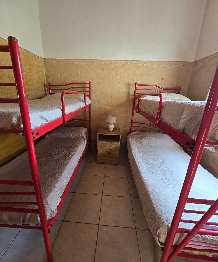 Foto de VENTA DE CASA CON PISCINA EN BARRIO EL CORAL DEL CARRIZAL, imagen 4
