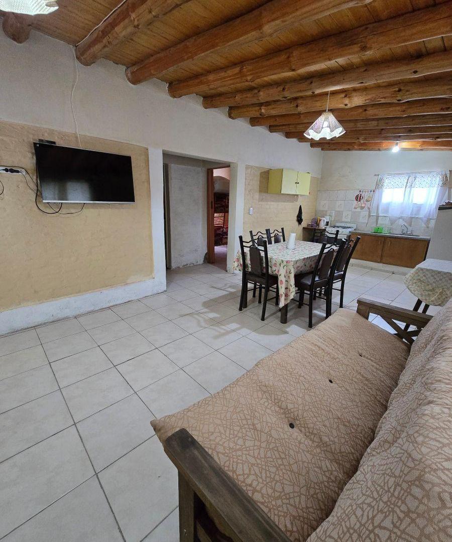 Foto de VENTA DE CASA CON PISCINA EN BARRIO EL CORAL DEL CARRIZAL, imagen 3