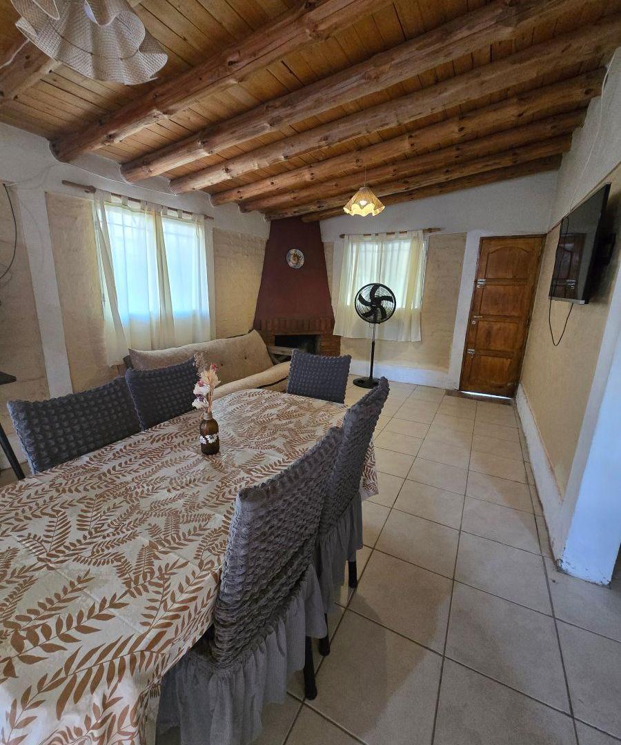 Foto de VENTA DE CASA CON PISCINA EN BARRIO EL CORAL DEL CARRIZAL, imagen 1