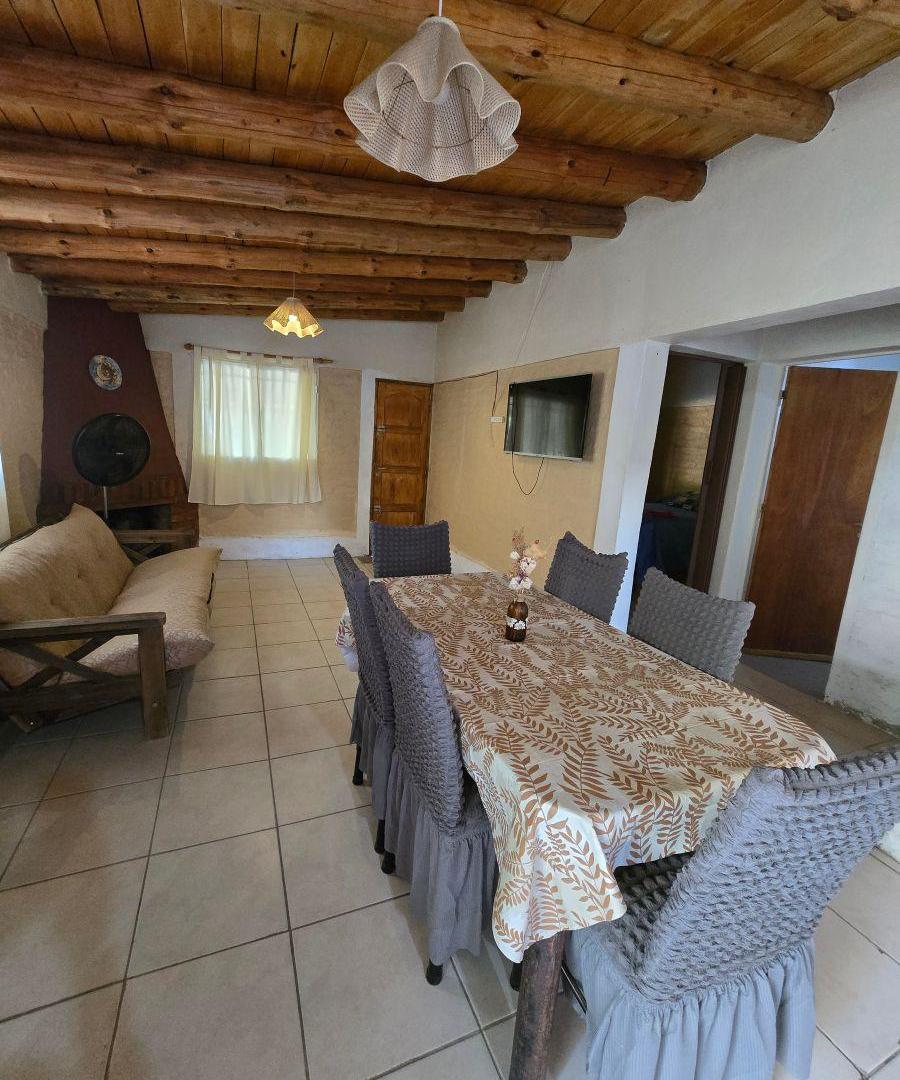 Foto de VENTA DE CASA CON PISCINA EN BARRIO EL CORAL DEL CARRIZAL, imagen 2