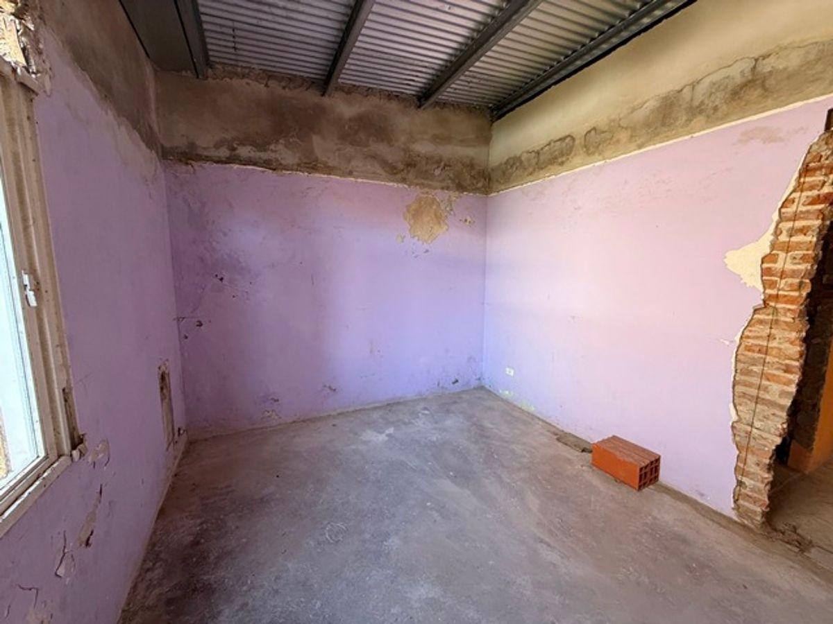 Foto de IRIGOYEN 706, CASA PARA TERMINAR DE RECICLAR. ARECO, imagen 2