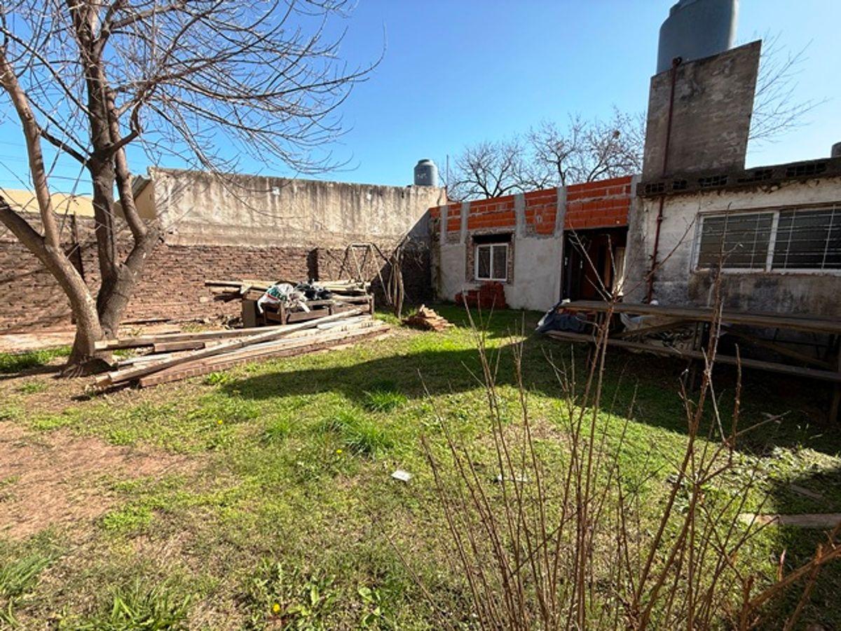 Foto de IRIGOYEN 706, CASA PARA TERMINAR DE RECICLAR. ARECO, imagen 3