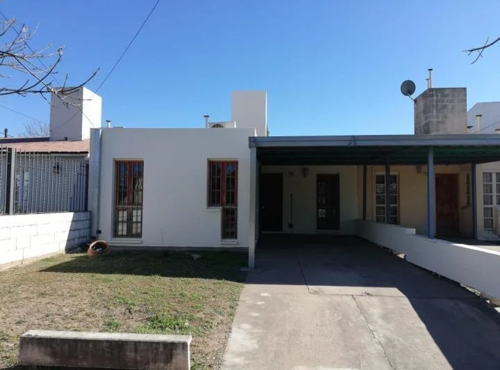 LILI BENITEZ QUINTAS II - CASA 1 DORMITORIO MUY AMPLIA 1