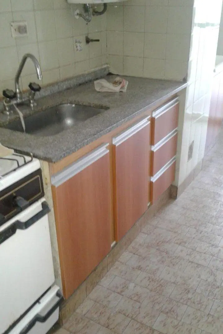 Alquiler en pleno Centro de la ciudad . Un dormitorio , 2 balcones con una excelente vista. 4