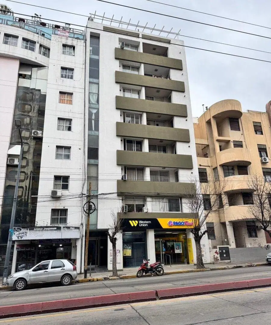 Alquiler en Barrio Alberdi , excelente ubicación . Un dormitorio con vestidor y muy buena distribuci 3