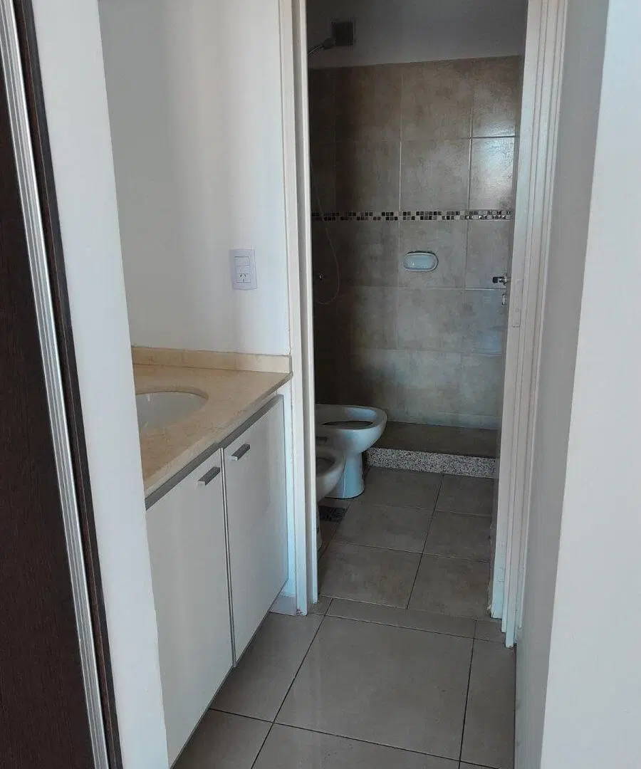 Barrio Alberdi, excelente ubicación . Dpto de 1 dormitorio a metros de Plaza Colon 4