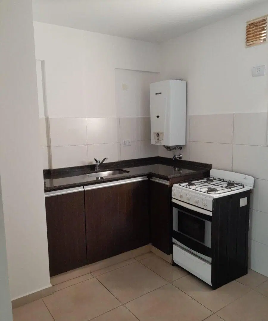 Barrio Alberdi, excelente ubicación . Dpto de 1 dormitorio a metros de Plaza Colon 3
