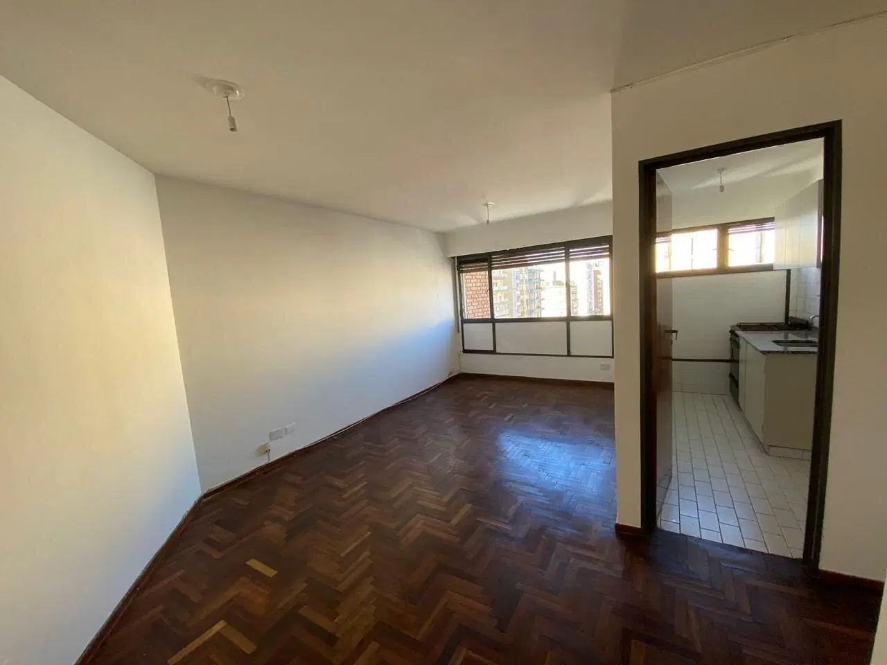 ¡Departamento en Alquiler en Excelente Ubicación! (Centro) 2