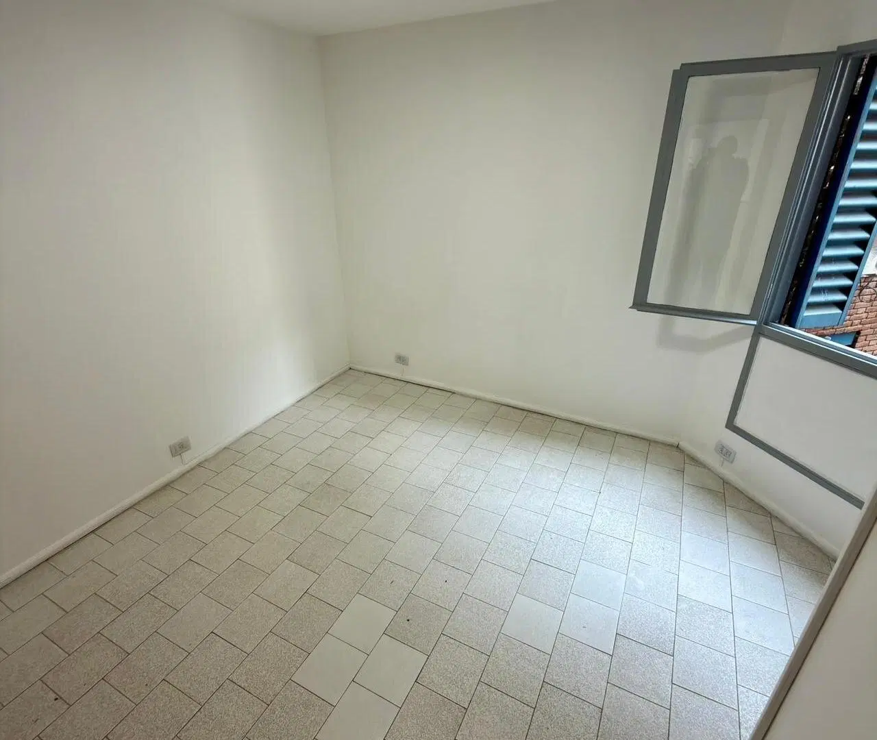 DEPARTAMENTO EN ALQUILER Ubicación estratégica: 9 de Julio 883 a metros de Plaza Colon 4