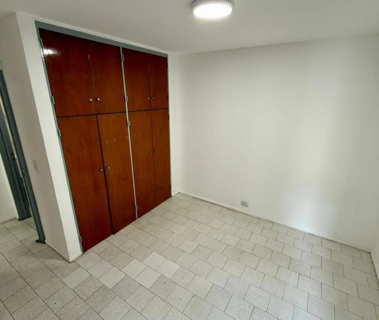 DEPARTAMENTO EN ALQUILER Ubicación estratégica: 9 de Julio 883 a metros de Plaza Colon 5