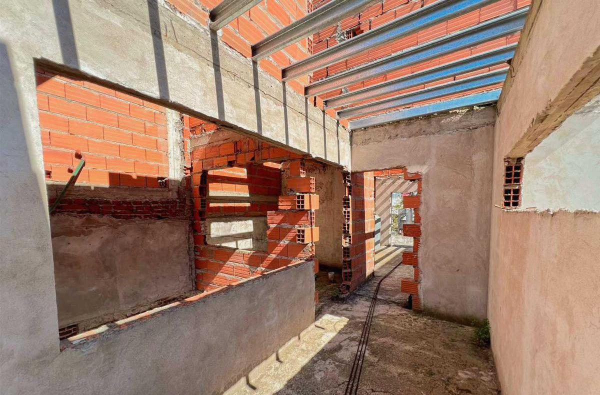Foto de Venta Terreno con obra avanzada. Zona Don Bosco, imagen 4