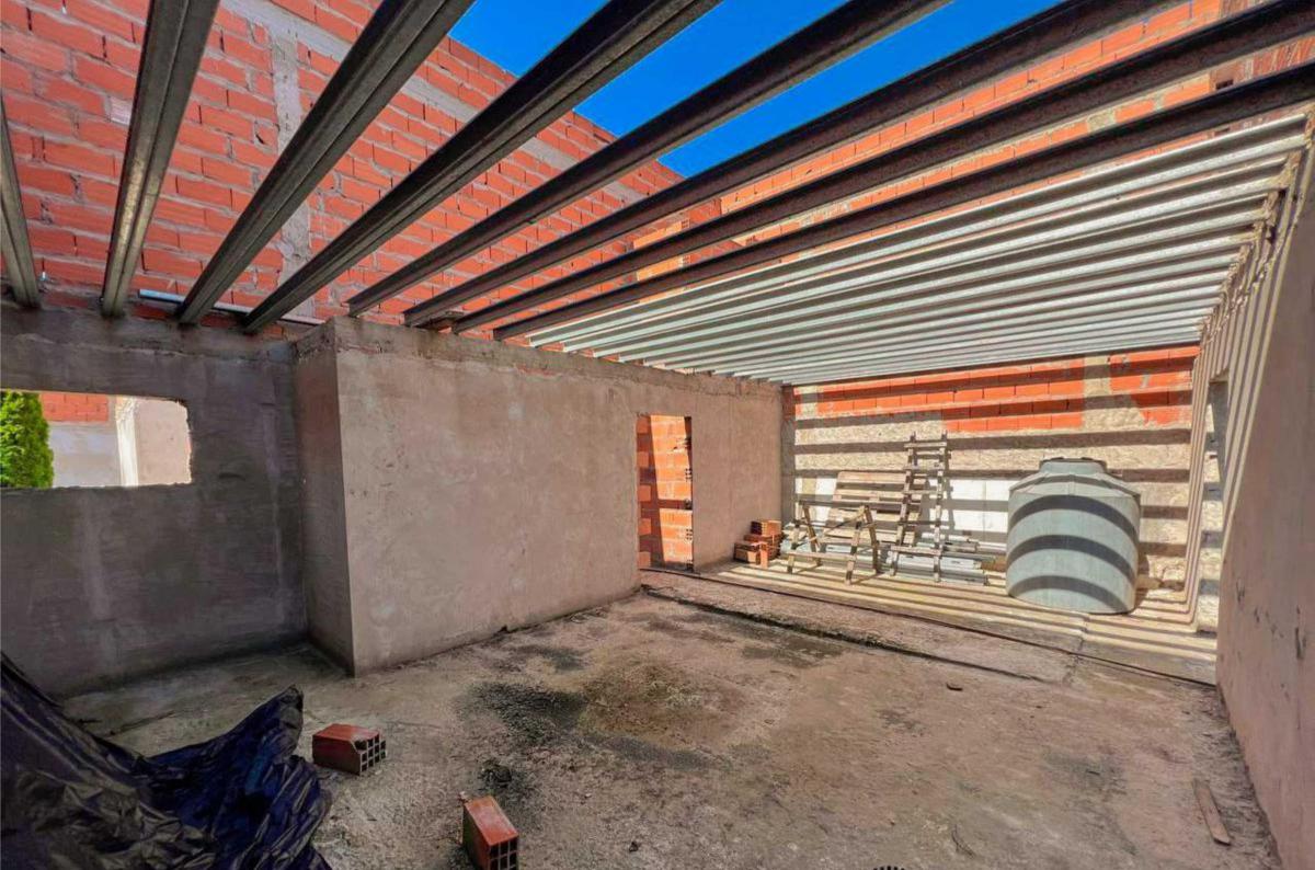 Foto de Venta Terreno con obra avanzada. Zona Don Bosco, imagen 3