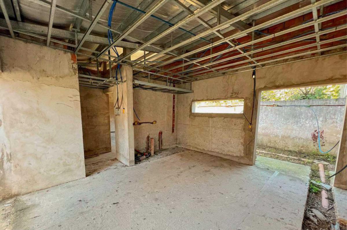 Venta Terreno con obra avanzada. Zona Don Bosco
