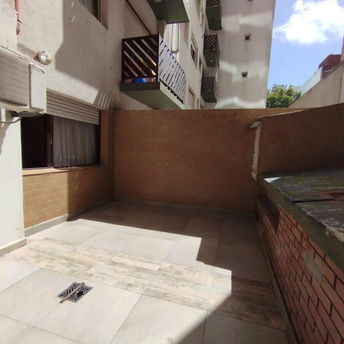 Foto de Venta Departamento 2 ambientes con patio. La Perla, imagen 2