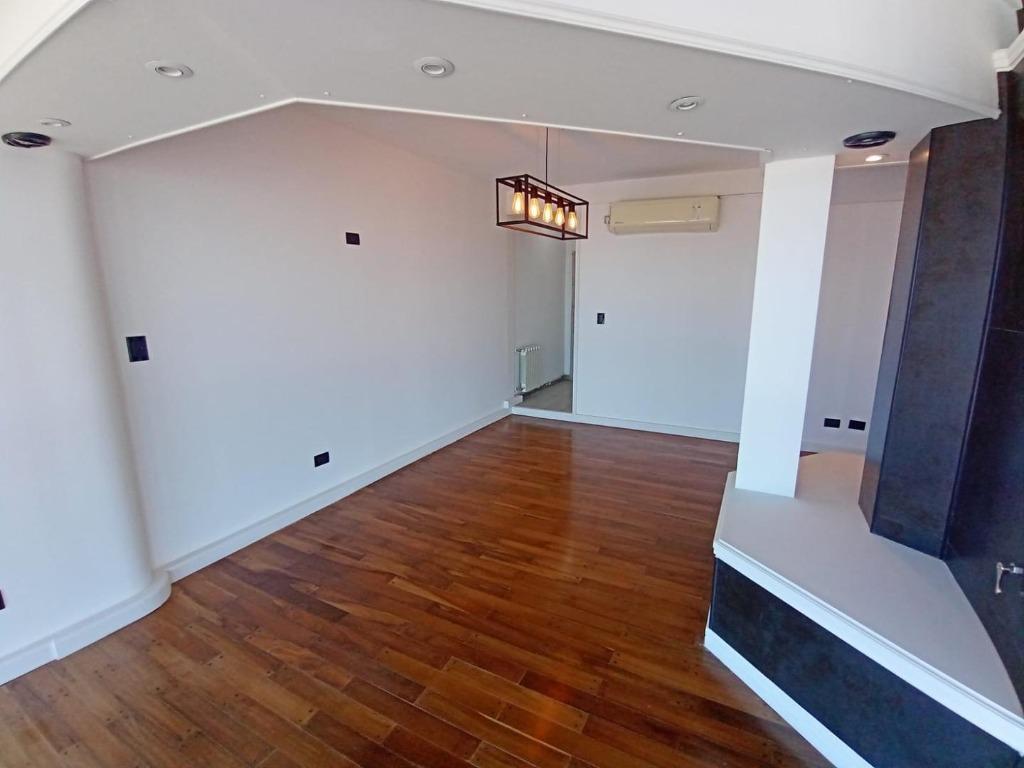 Venta Departamento de 5 amb Vista al Mar y cochera. Plaza España. 