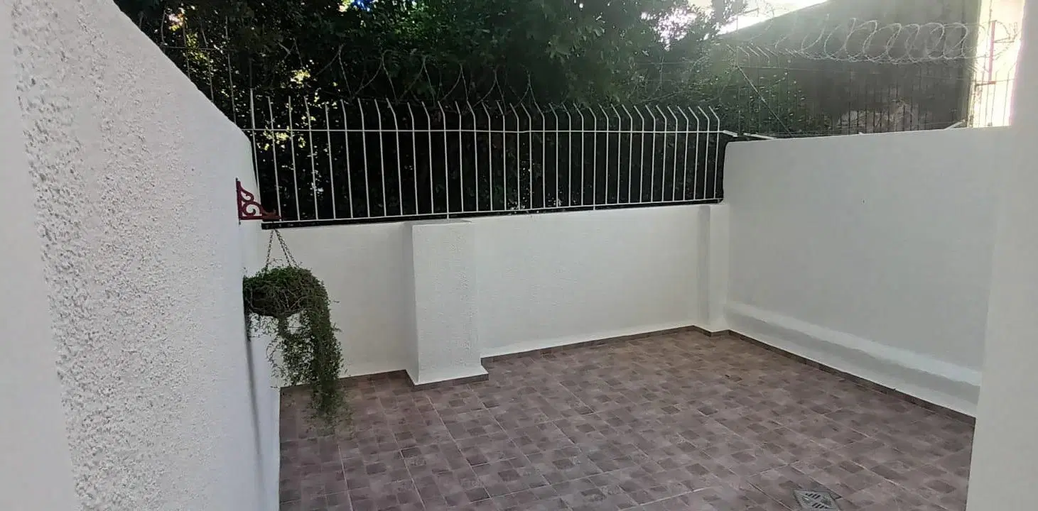 Venta Departamento 1 ambiente con Patio: Zona Plaza Colón 5