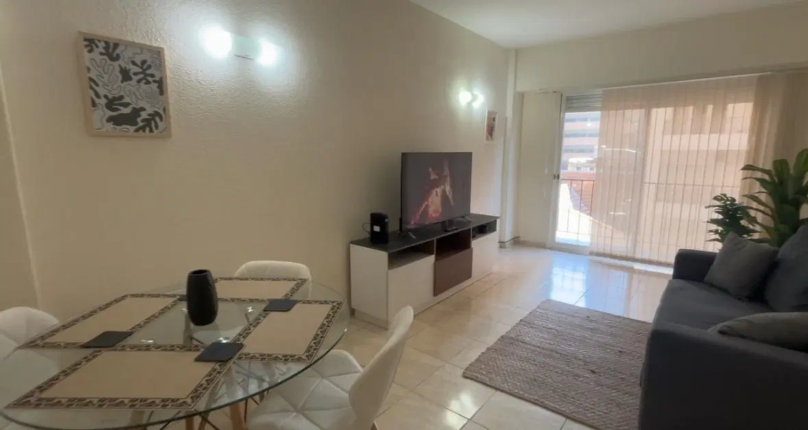 Departamento en Venta 2 ambientes con dependencia y Balcon. Zona Plaza Colón 8