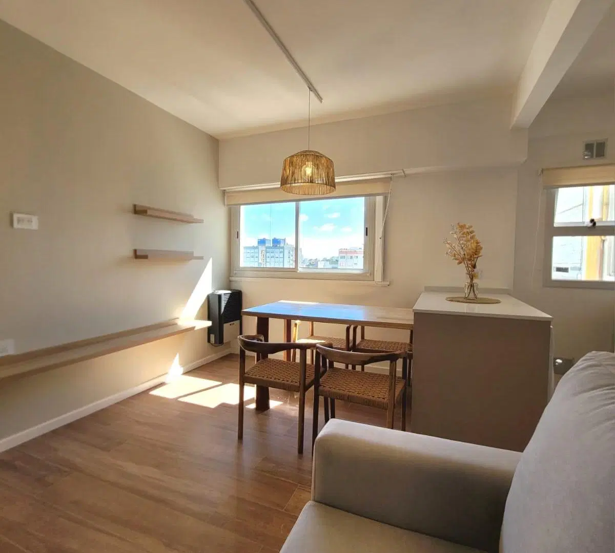 Alquiler 24 meses Departamento 2 ambientes con Cochera. zona Aldrey 1