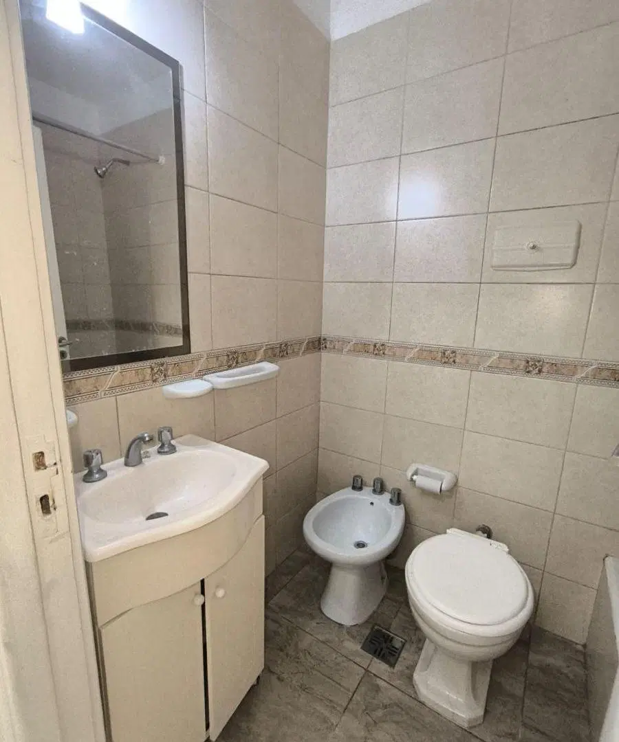 Alquiler 24 meses. Departamento 1 ambiente desplazado. Zona centro 5