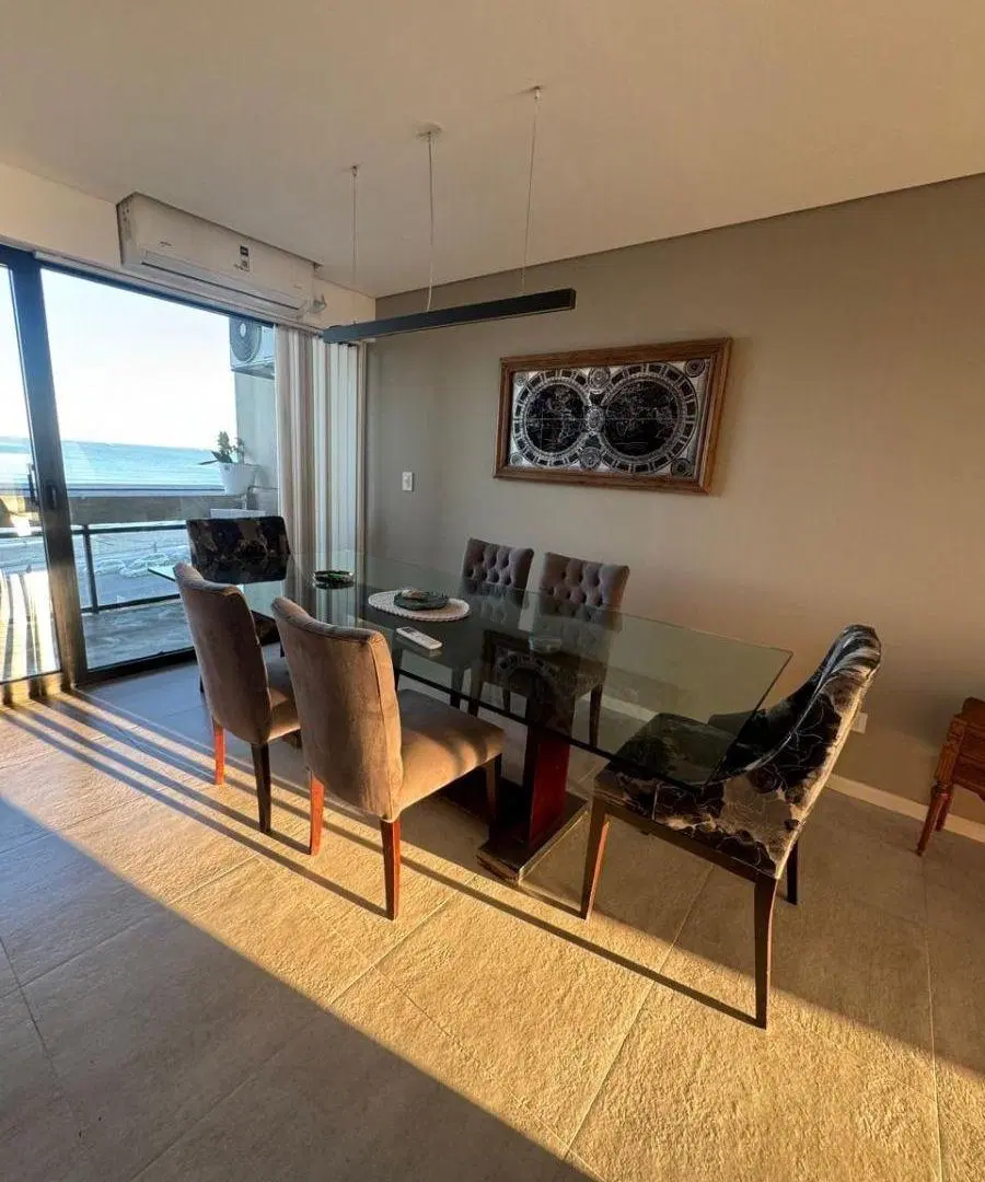 Venta Departamento 3 ambientes con Cochera. Plena Vista al Mar. Constitución 3