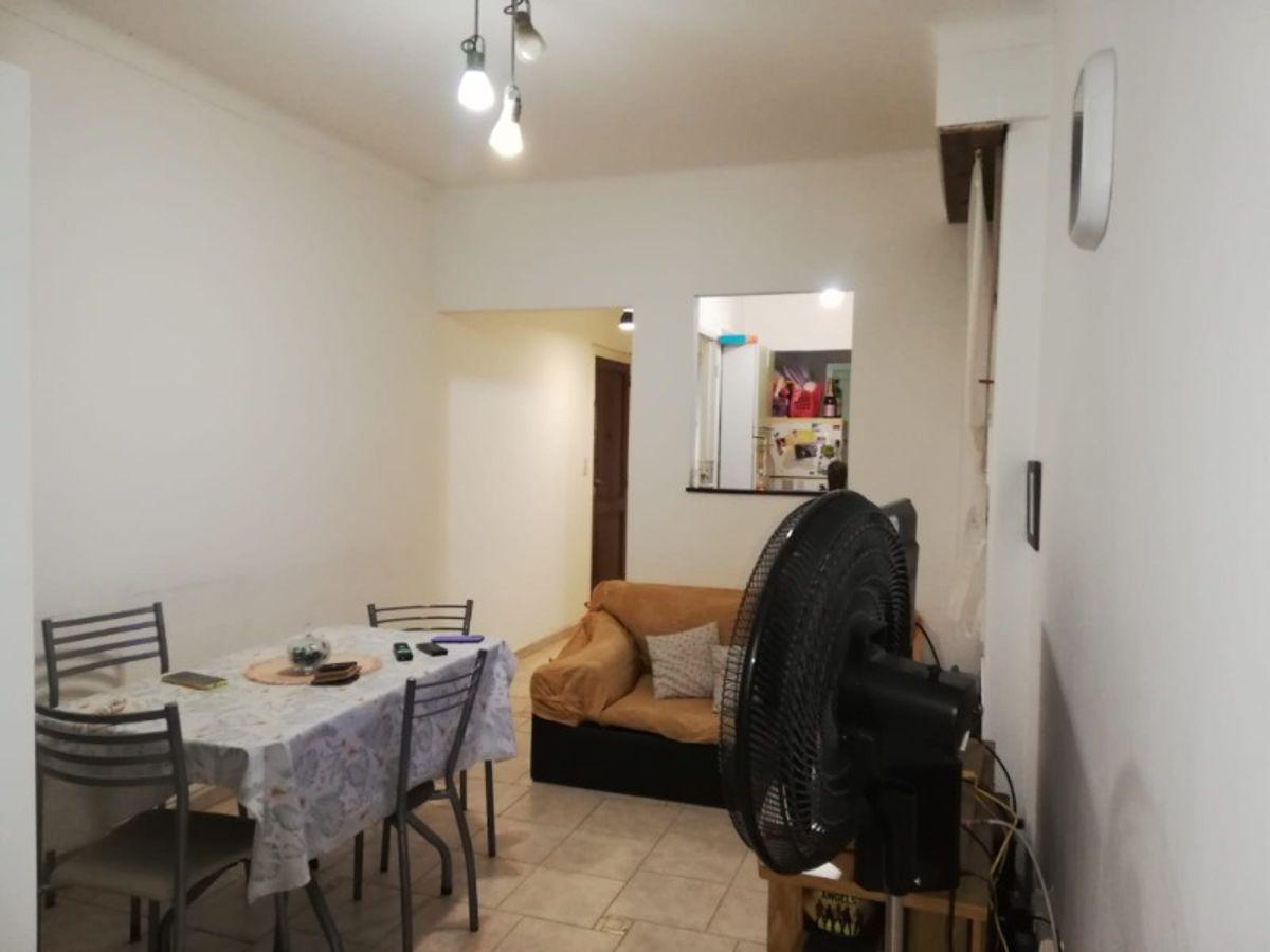 Venta Departamento 3 ambientes con Dependencia. Zona Centro
